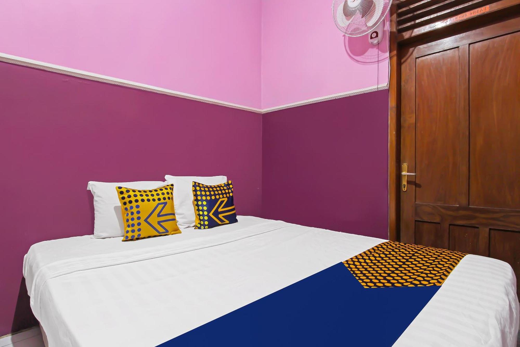 Spot On 91911 Rejeki Homestay Syariah Malioboro Yogyakarta Exterior photo